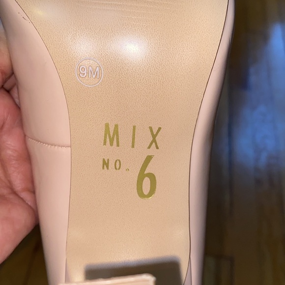 Mix No. 6 Cream /nude Heels Classic Pointed-Toe Pumps - Picture 15 of 16